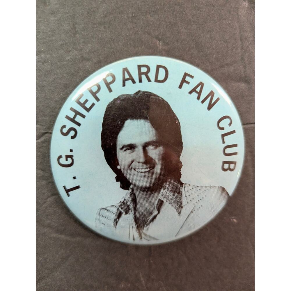 vintage  T.G. Sheppard pinback fan club metal round buttons and collectibles